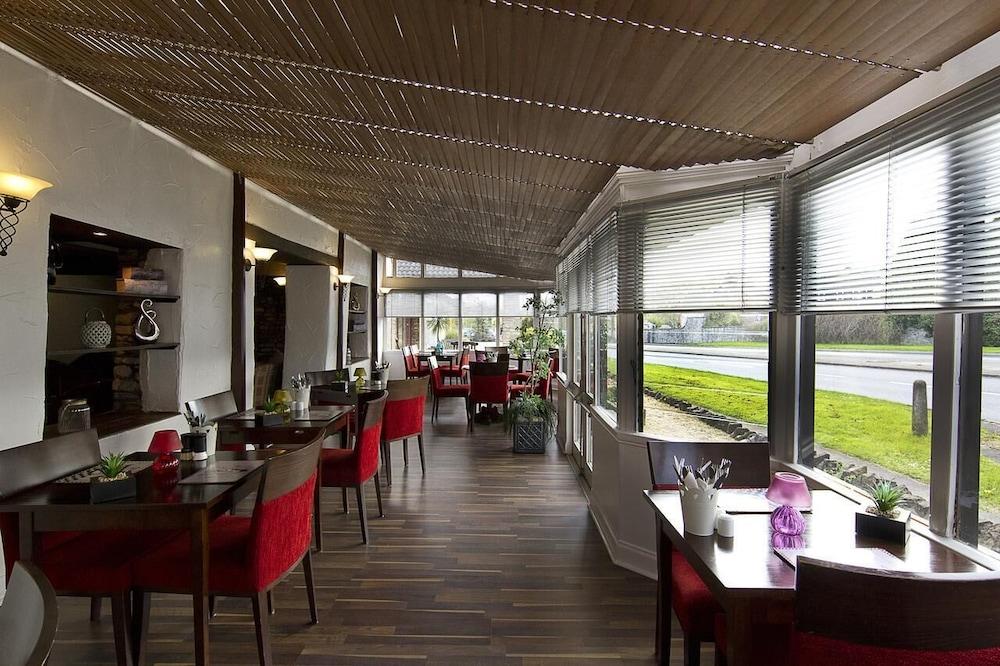 Hotel & Lounge Almondsbury